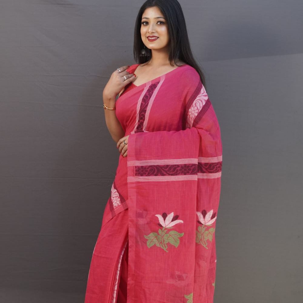 The Art of Elegance: Handloom Sarees with Floral Motifs