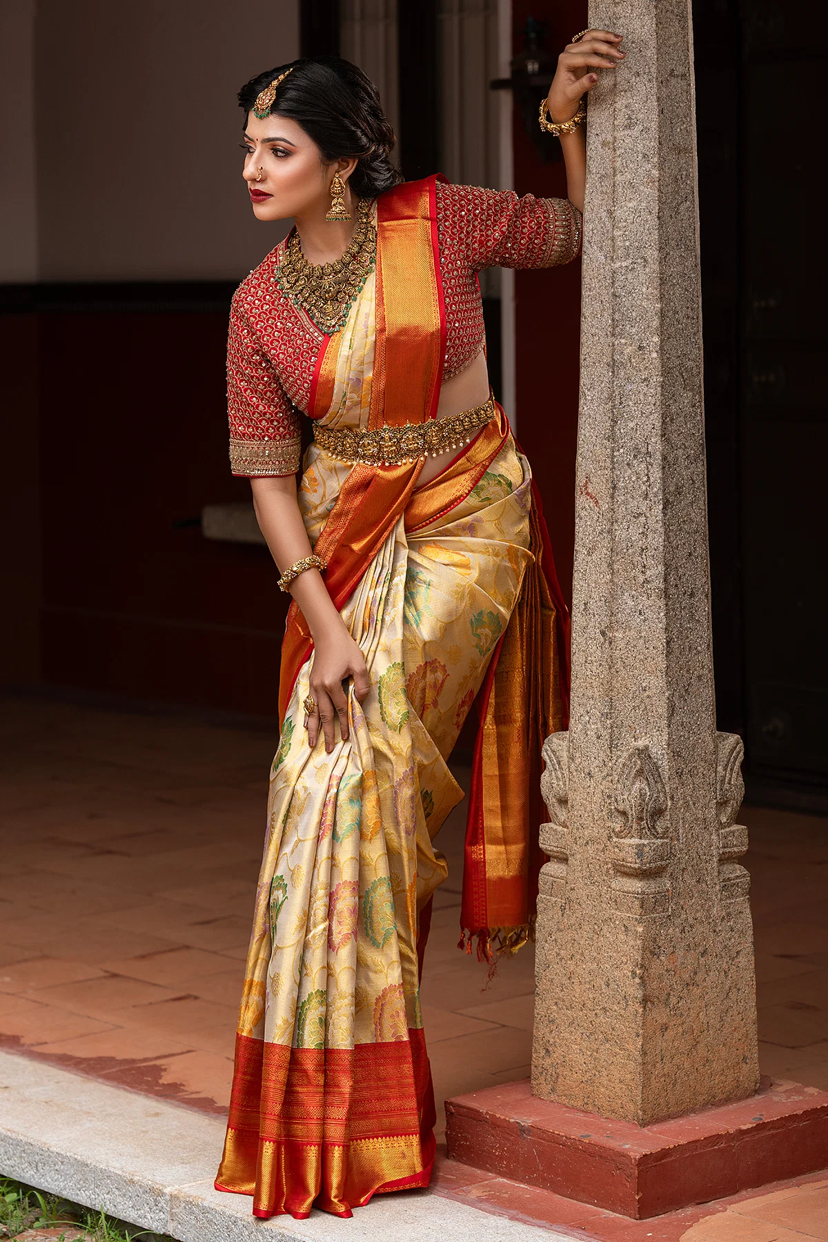 5 Unique Ways to Style Your Handwoven Saree for Modern Occasions
