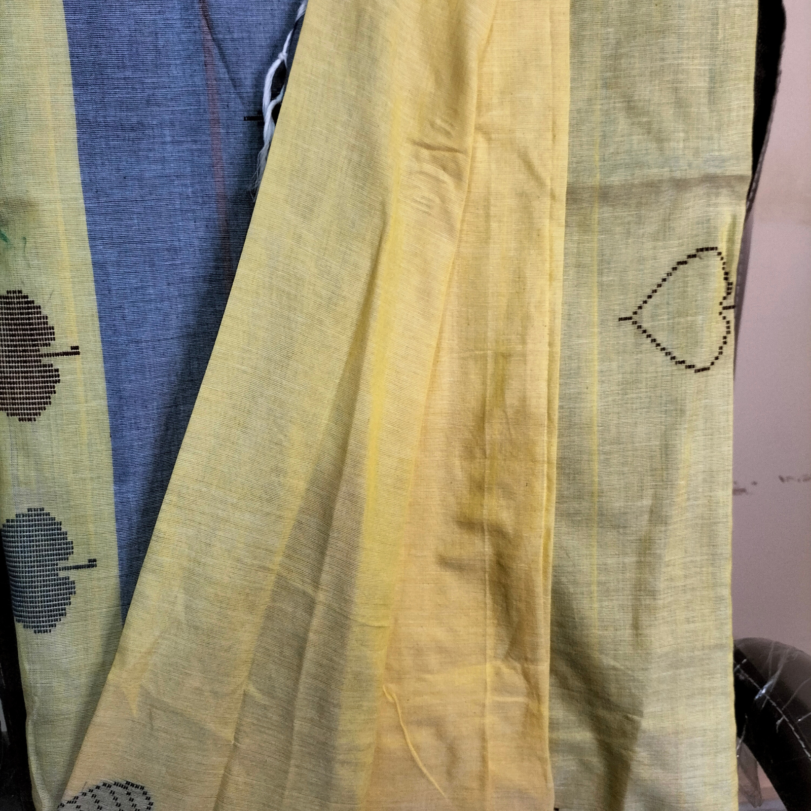 Peepal Elegance: Bawan Buti Yellow Grey Saree with Dark Maroon Leaf Motifs
