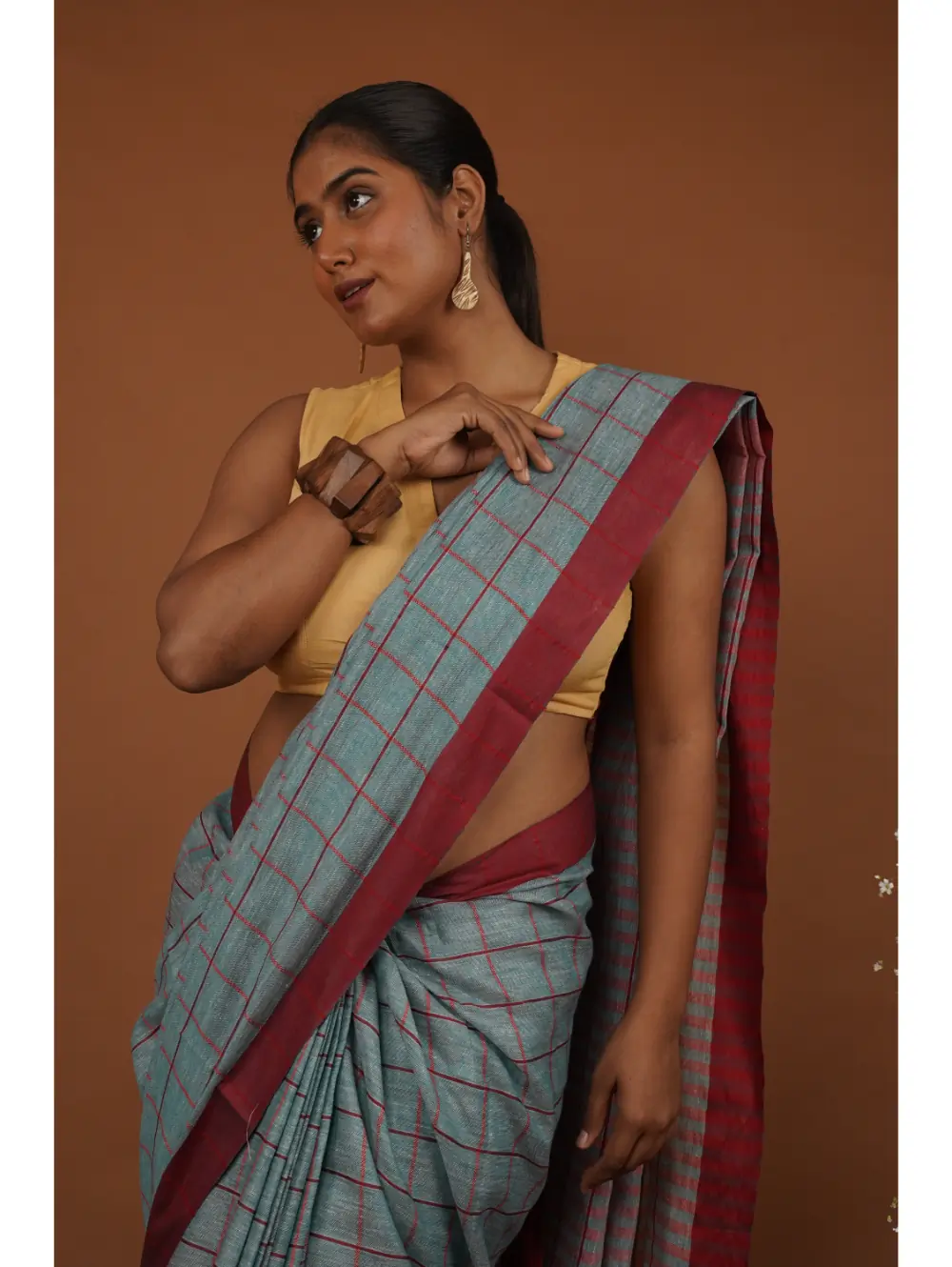 NeelMaroon Rekha Handwoven Slate Blue Cotton Saree